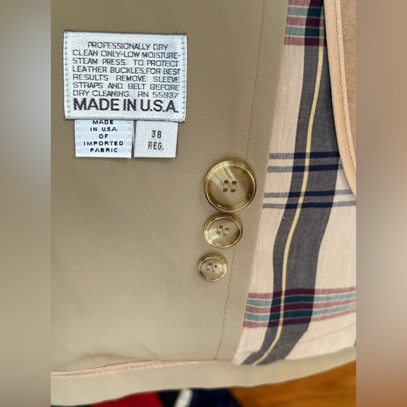 Marshall Fields Vintage Men’s Trench 
made in USA. NWOT
VERY WELL MADE - Picture 7 of 11